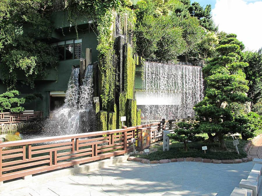 Vegetarian Restaurant & Tea House - 2