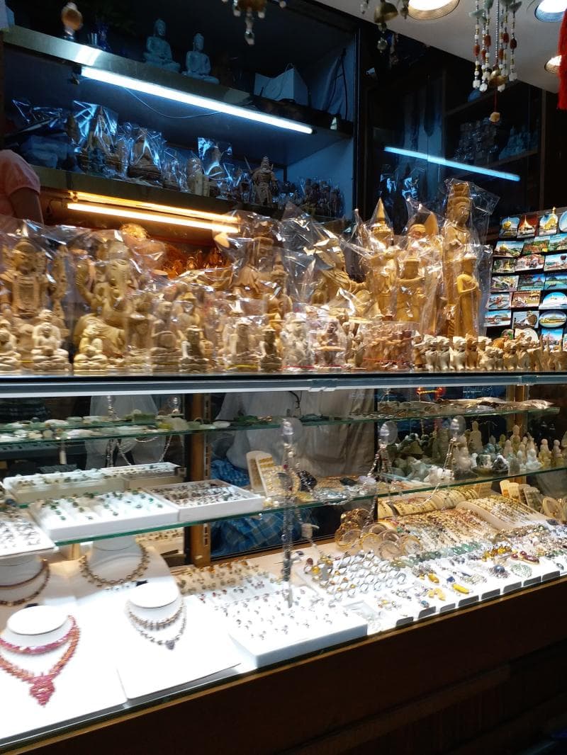Bogyoke Aung San Market