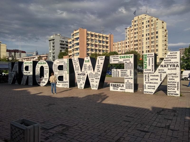 Central Boulevard Surroundings