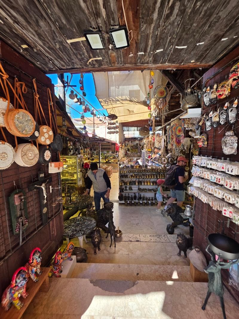 Cobbled Streets & Artisan Shops