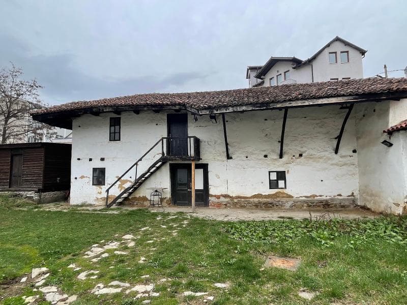 Emin Gjiku House