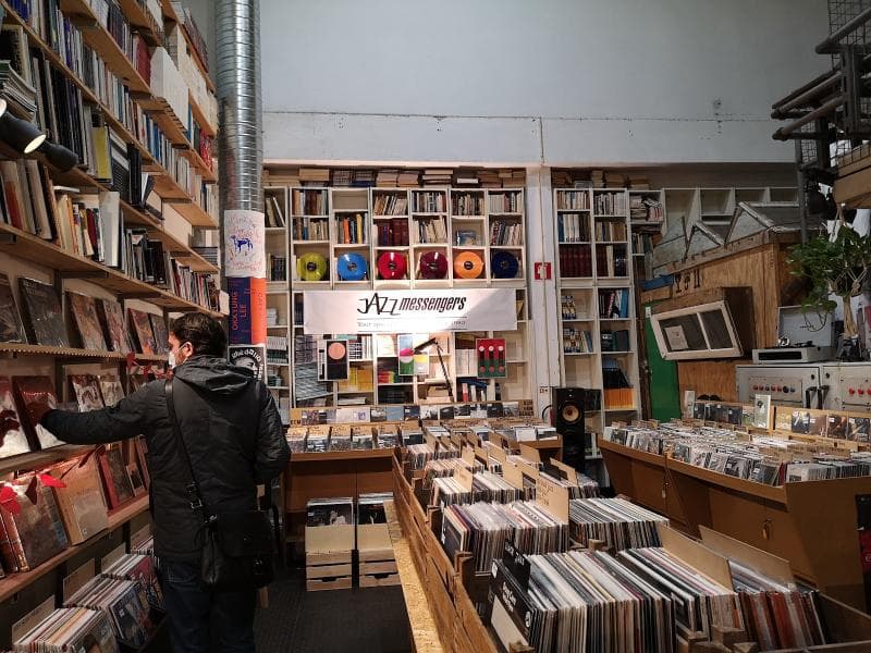 Ler Devagar Bookstore