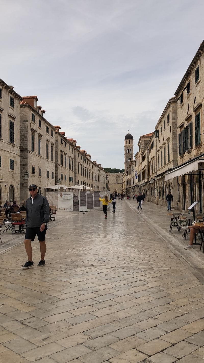 Luža Square