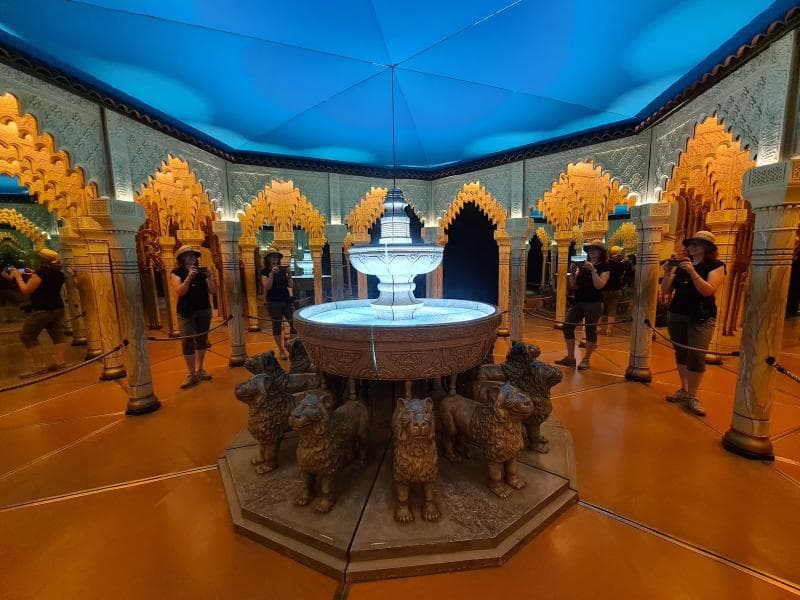Mirror Maze
