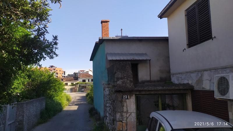 Narrow Alleys