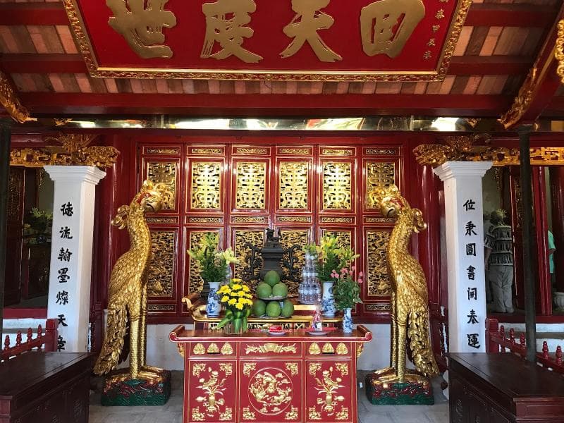 Ngoc Son Temple