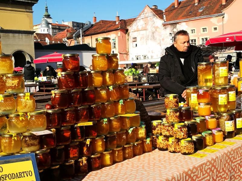 Open-air Stalls