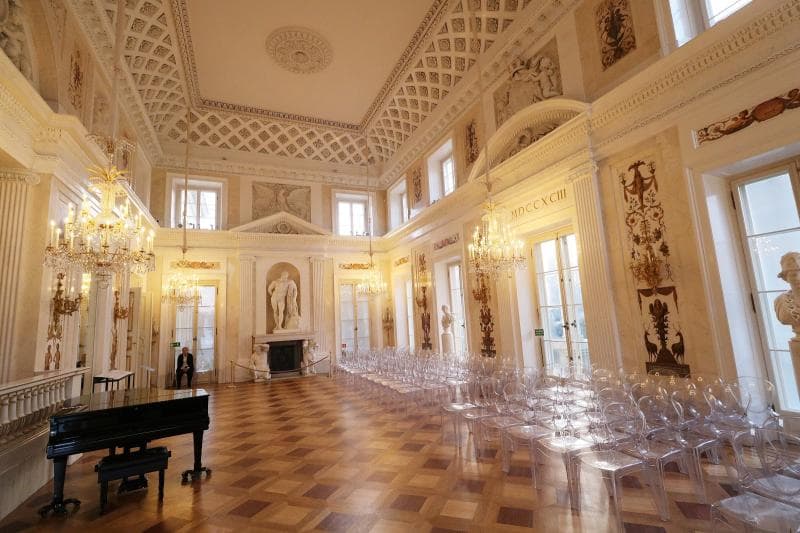 Palace On The Isle
