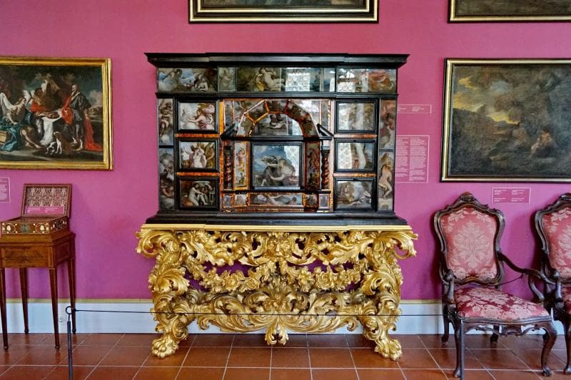 Period Furniture Rooms