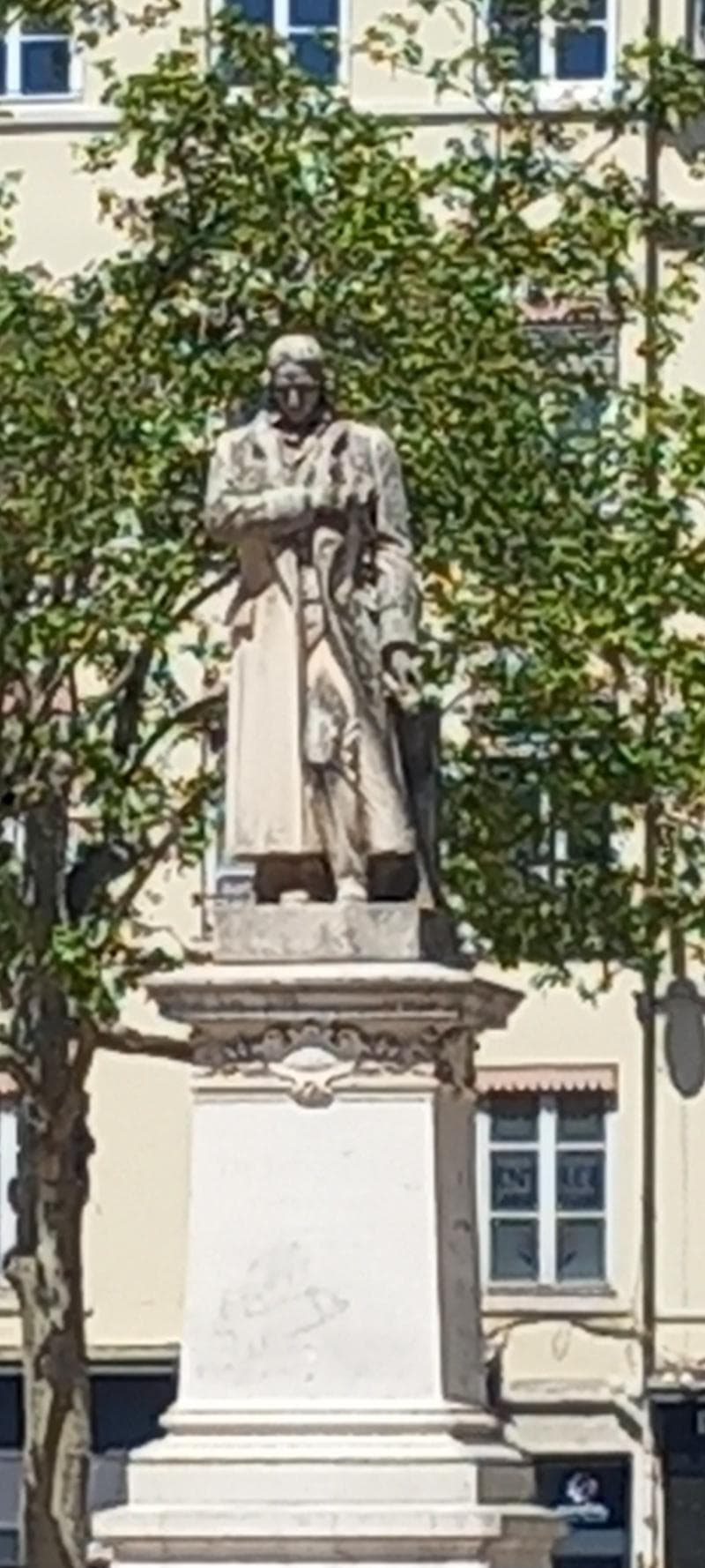 Place De La Croix-Rousse