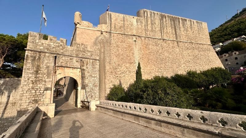 Ploče Gate Section