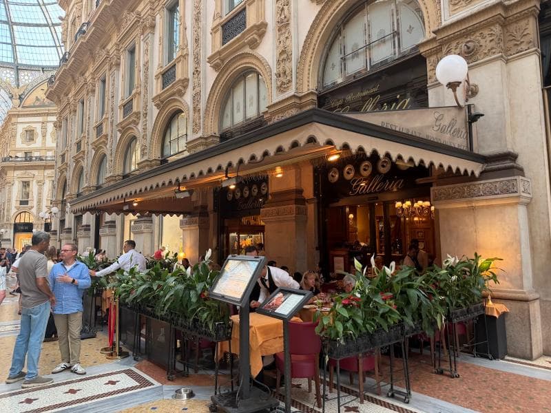Restaurants & cafés