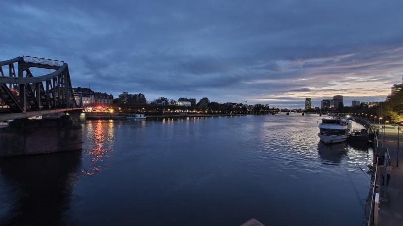 Riverside Promenades