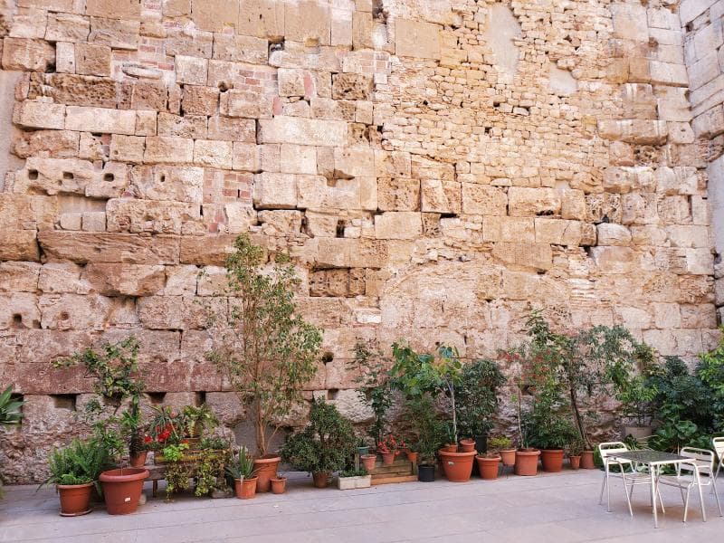 Roman Walls