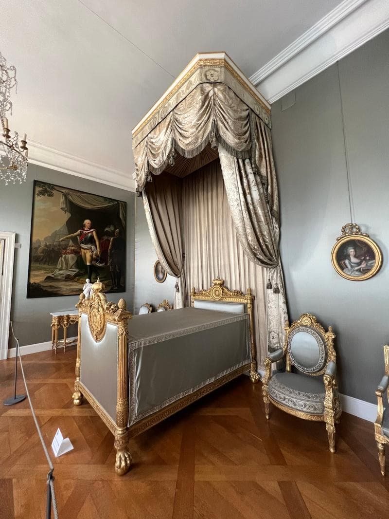 Royal Apartments
