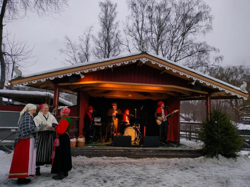 Seasonal Markets