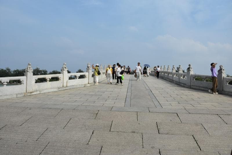 Seventeen-Arch Bridge