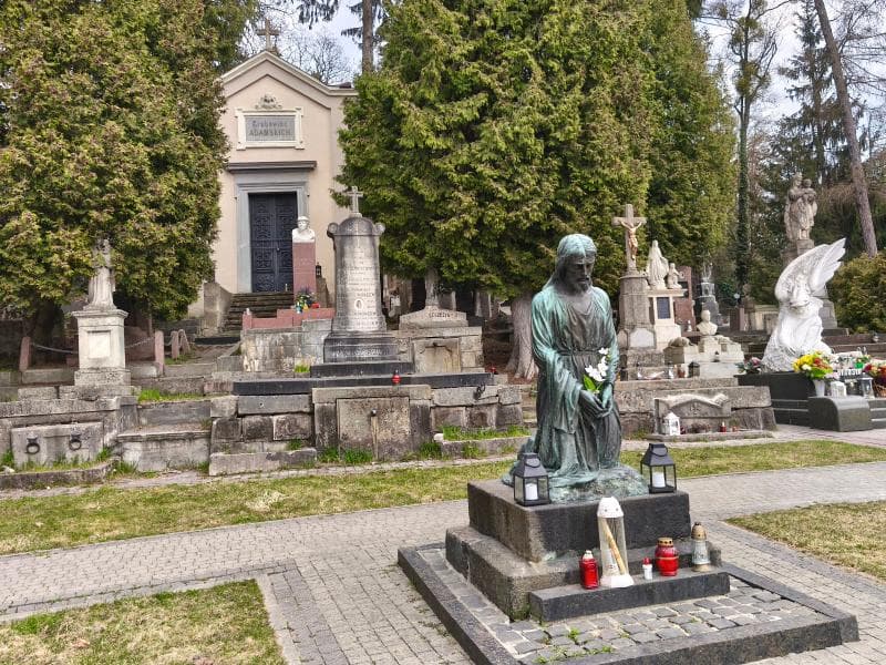 Solomiya Krushelnytska Grave