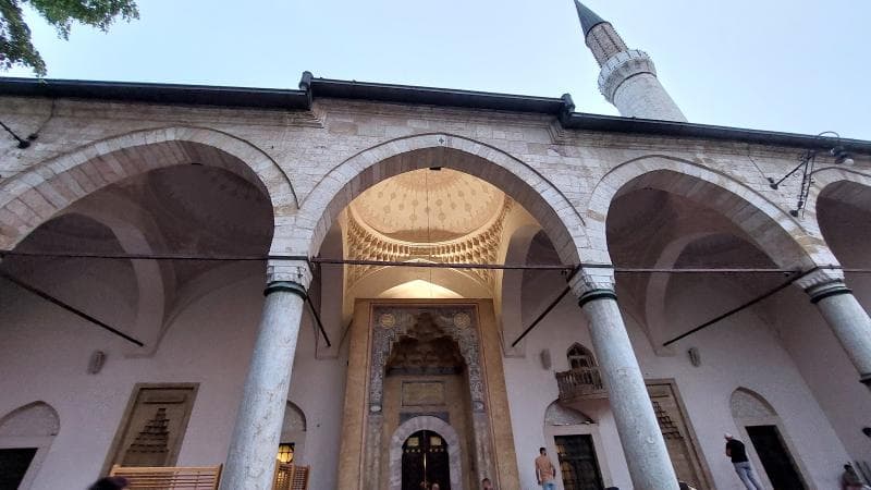 Surrounding Bazaar Streets