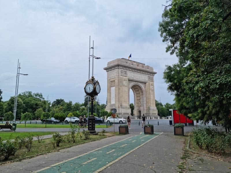 Surrounding Plaza