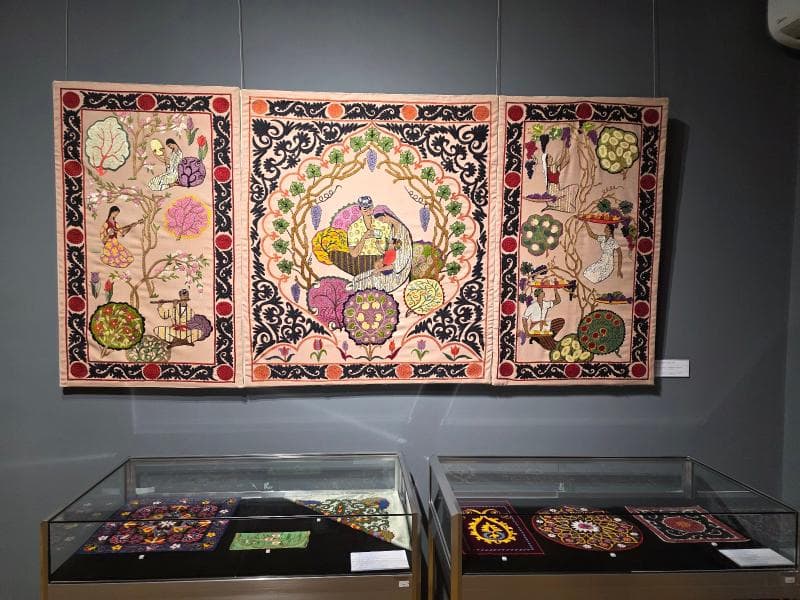 Wood Carving Displays